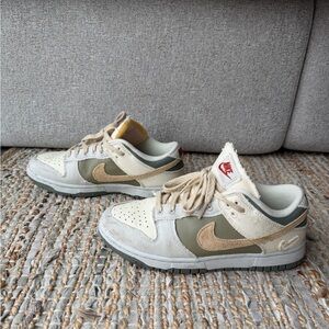 Nike Cream and Tan Sneakers